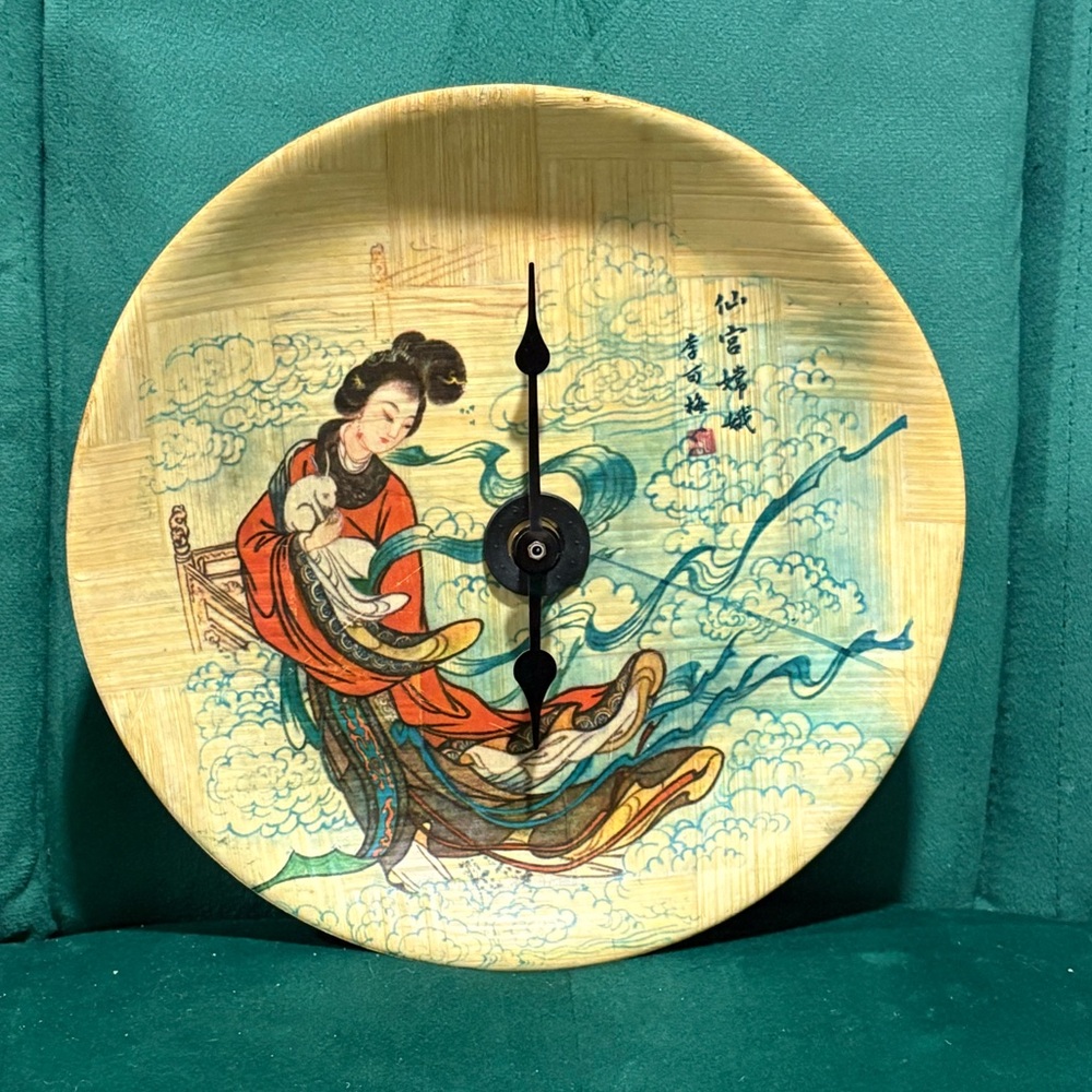 Art Wall Clock with Elegant Design